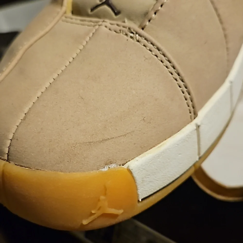 Womens JORDAN  shoes. Size 9